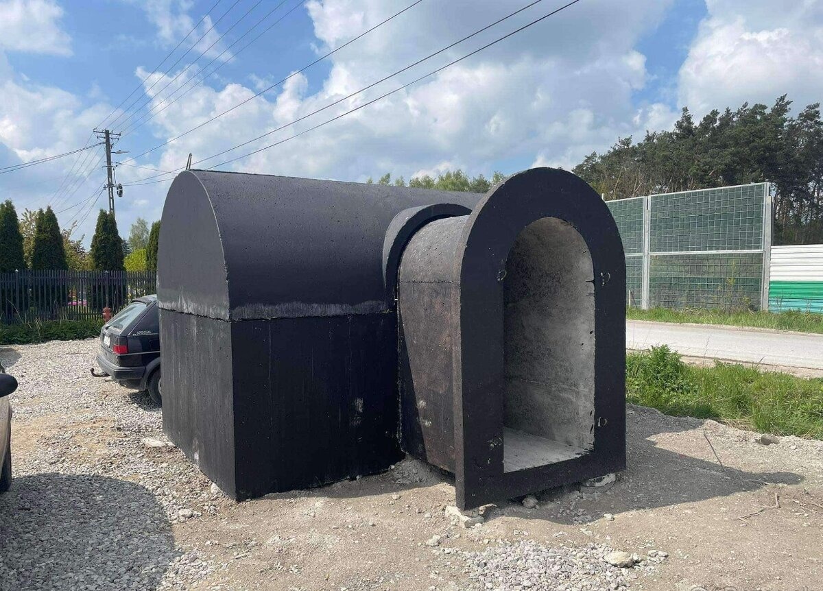 Betónová pivnica s klenbou a predsieňou na sklade v Senici